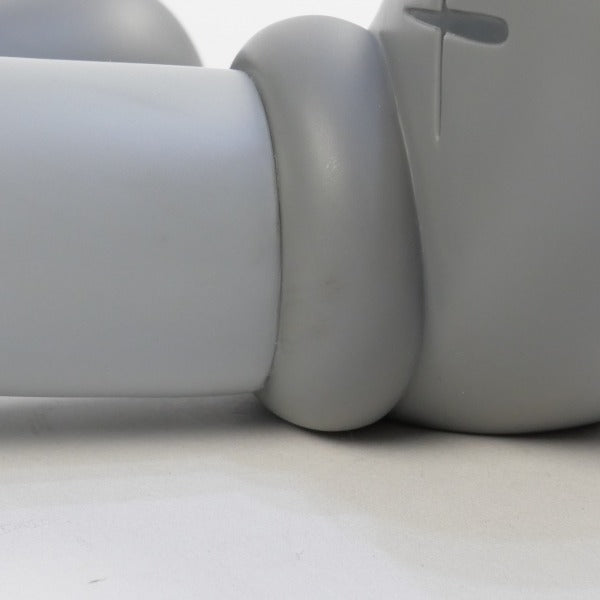 KAWS カウズ ×MEDICOM TOY COMPANION Resting Place フィギュア 灰 Size【フリー】 【中古品-ほぼ新品】【中古】