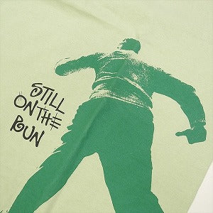 STUSSY ステューシー STILL ON THE RUN TEE Tシャツ カーキ Size 【XL】 【新古品・未使用品】 20791896