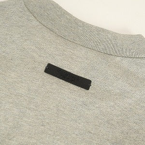 Fear of God フィアーオブゴッド ESSENTIALS Fleece Crewneck DARK HEATHER STATEロゴクルーネックスウェット 灰 Size 【XS】 【新古品・未使用品】 20803379