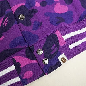 A BATHING APE ア ベイシング エイプ サル迷彩柄サル顔ワッペン付きスウェットスタジャン 紫 Size 【M】 【新古品・未使用品】 20809626