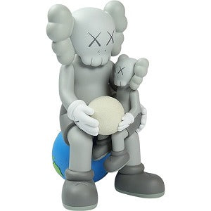 KAWS カウズ HOLIDAY THAILAND Grey フィギュア 灰 Size 【フリー】 【新古品・未使用品】 20819395