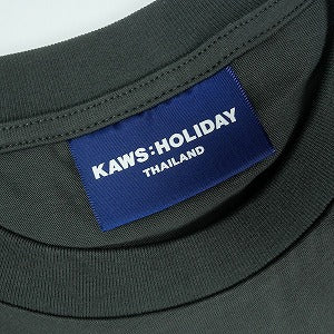 KAWS カウズ HOLIDAY THAILAND T-Shirt Dark Grey Tシャツ 濃灰 Size 【L】 【新古品・未使用品】 20819402