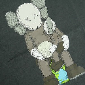 KAWS カウズ HOLIDAY THAILAND T-Shirt Dark Grey Tシャツ 濃灰 Size 【M】 【新古品・未使用品】 20819403