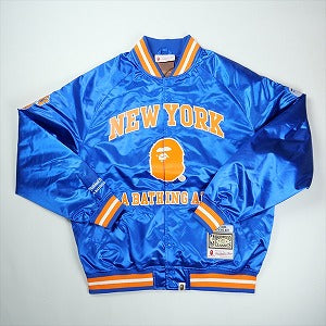 A BATHING APE ア ベイシング エイプ ×MITCHELL & NESS NBA 25AW NEW YORK KNICKS SATIN JACKET BLUE ジャケット 青 Size 【L】 【新古品・未使用品】 20830215